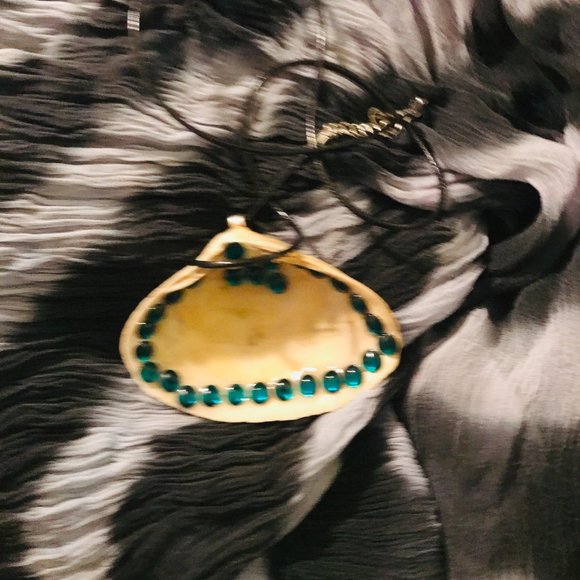 Seashell Vintage Rare UNique Rhinestone One of a Kind Handmade Seashell Necklace - Picture 3 of 16